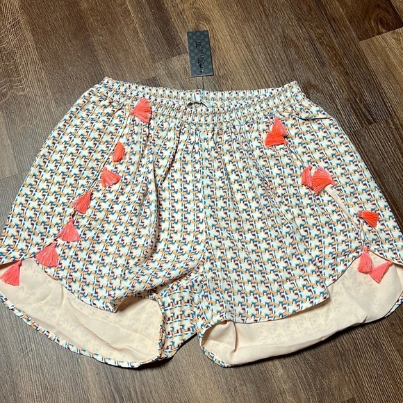 Miss Me Pants - Miss Me Tassle Shorty